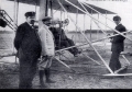 Quatre personnalits essentielles d'Auvours en 1908 : MM. Lon BOLLEE, Hart O. BERG, Ren PELLIER et Wilbur WRIGHT