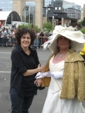 The Queen Margherita of Italy (alias martine LESELLIER) saying hello to Yolande DENOUEIX