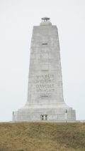 Premier monument Amricain Wright en pierre  Kitty Hawk (1928)