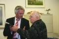 Tom Crouch, Membre d'Honneur du Cntenaire Le Mans Sarthe Wright 2008 discutant avec M. Jol Grouas, Co-Prsident du Comit du Centenaire